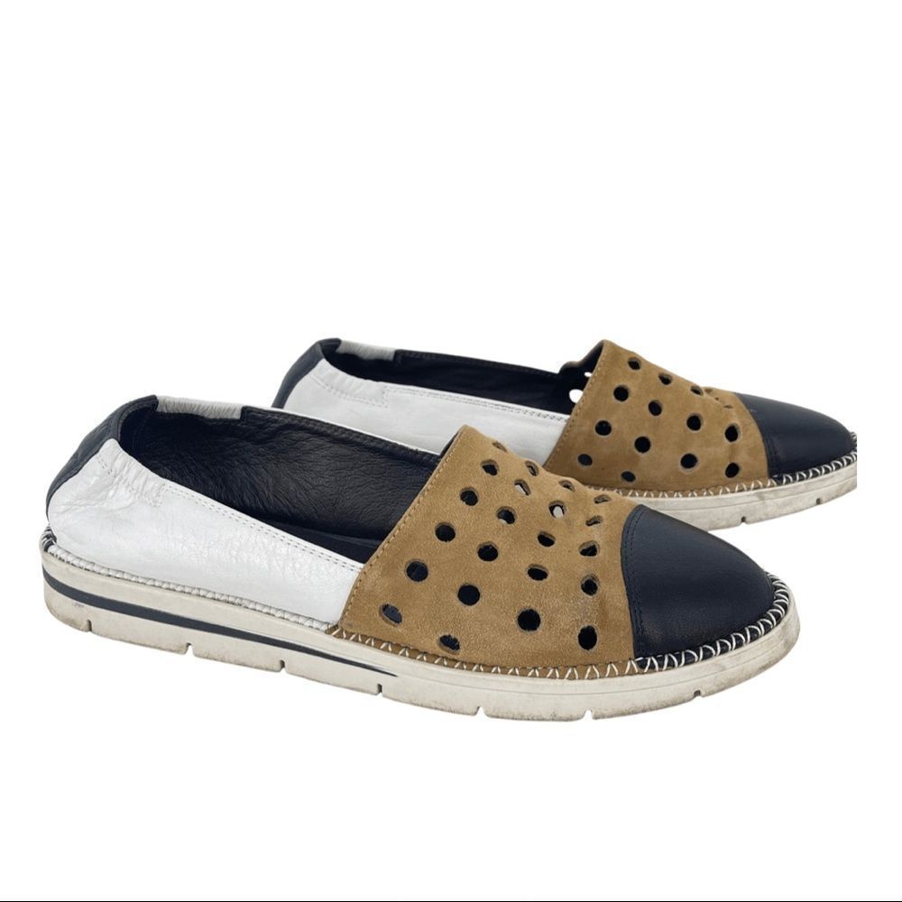 Hispanitas Maiko Black & White Leather slip on flats